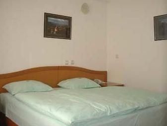 Omega Ambasador Hotel Сараево Экстерьер фото