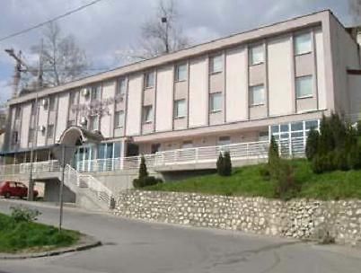 Omega Ambasador Hotel Сараево Экстерьер фото